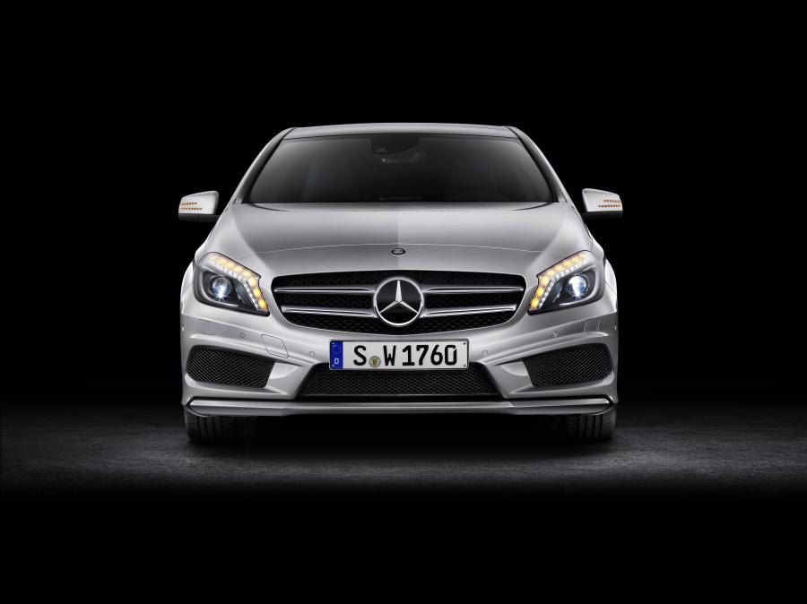 Mercedes-Benz A250 2012 года  (фото 17 из 37)